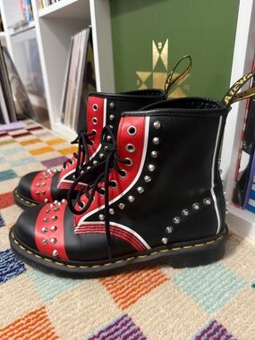 Dr. Martens 1460 stud black & red boots